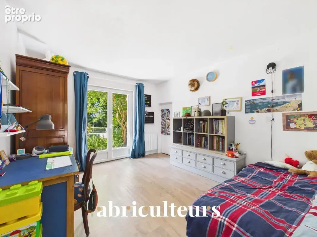 Havre de paix idéal pour votre famille avec jardin en vente à Sautron (44880) - photo 9