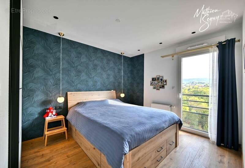 Appartement à THURINS