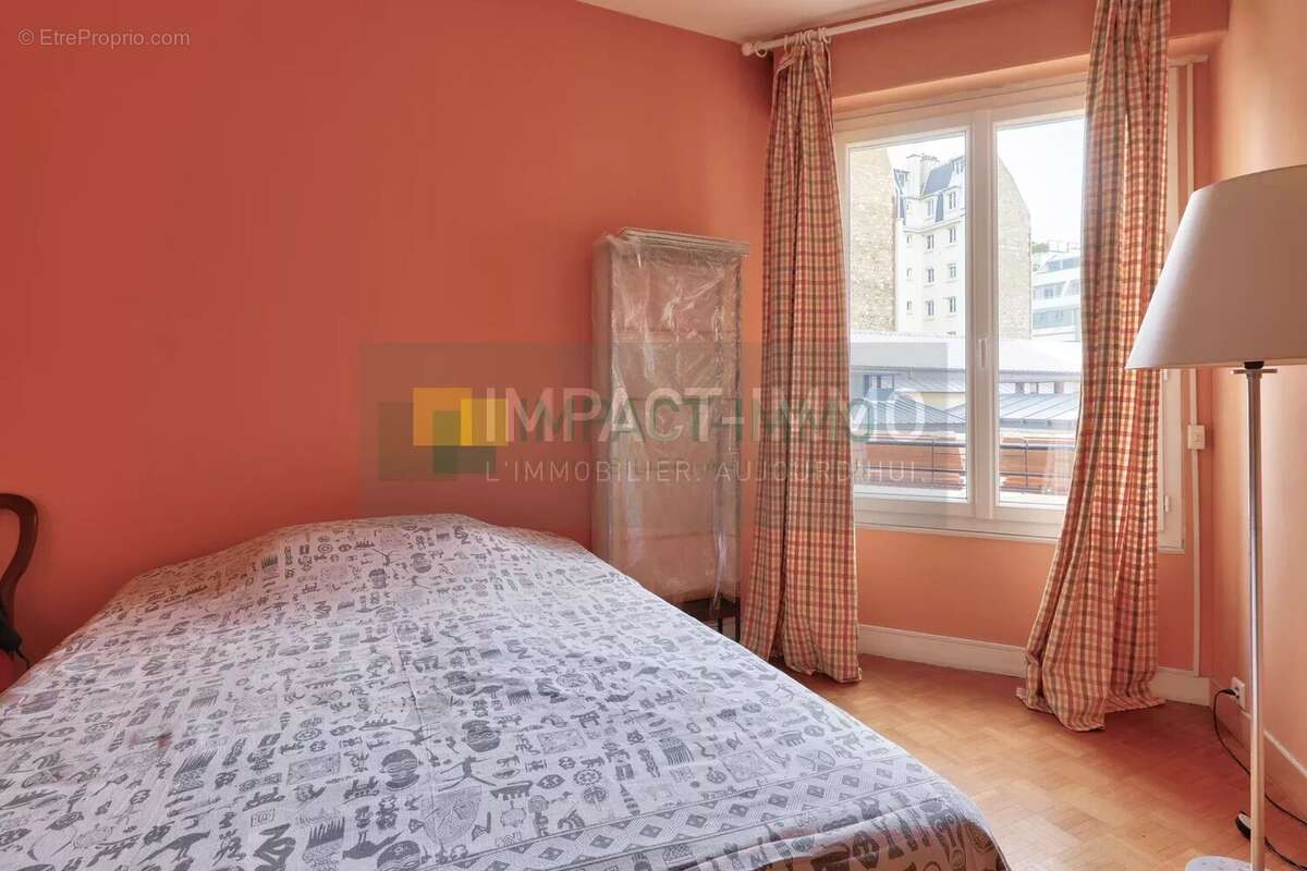 Appartement à COURBEVOIE