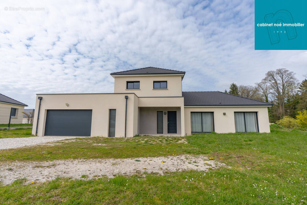 Photo 1 - Maison à CHARMONT-SOUS-BARBUISE