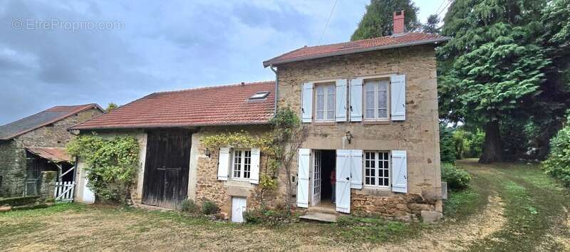 Maison à SAINT-LAURENT-LES-EGLISES