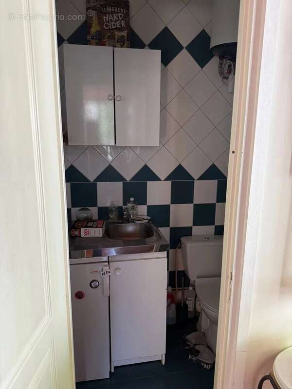 Commerce à SURESNES