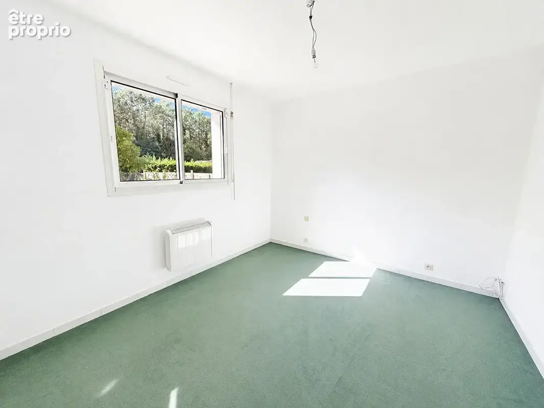 Maison 3 chambres - Quartier Mora - 2 200m2 de jardin - photo 11
