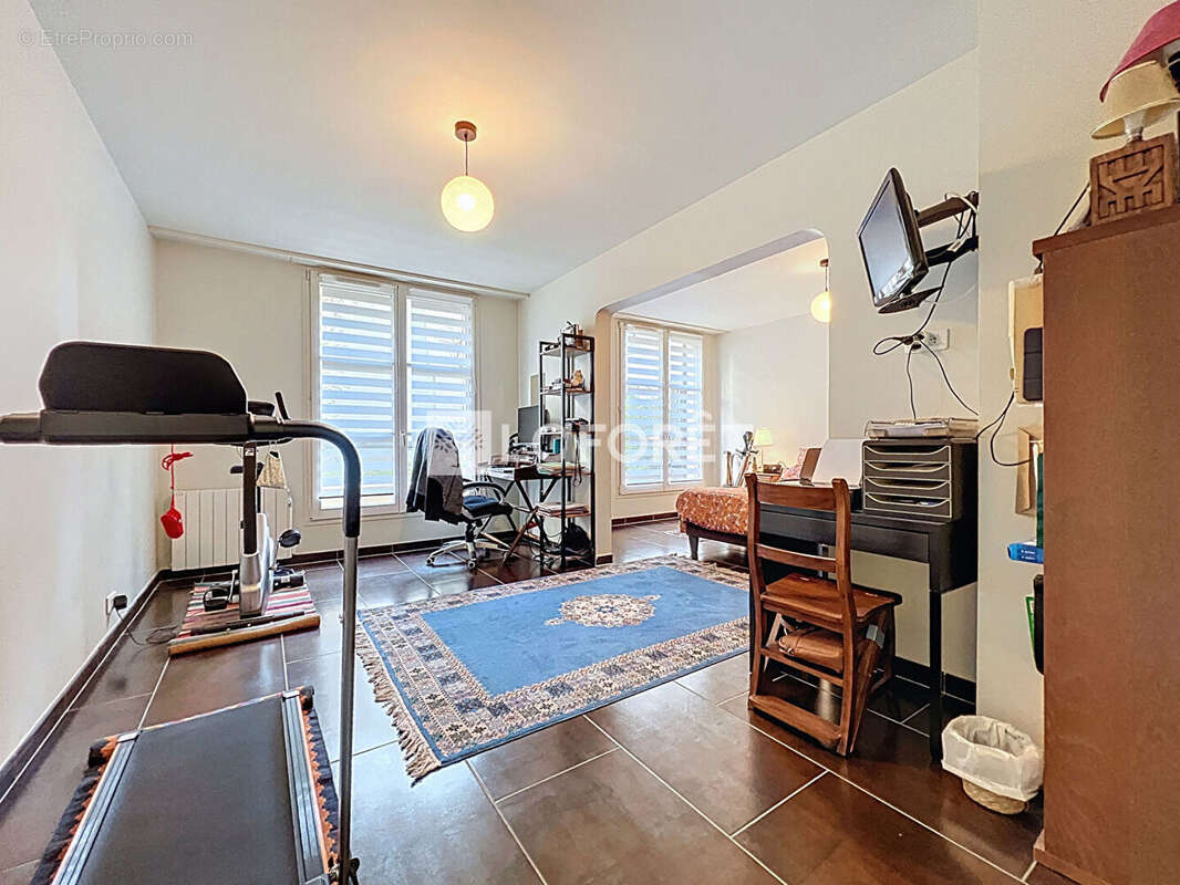 Appartement 136 m² à vendre Centre-ville de Chartres Accès indépendant et ascenseur privatif - photo 8