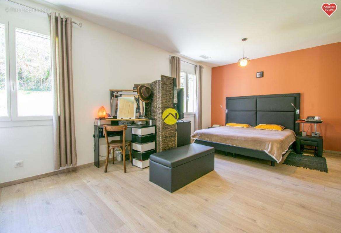 Maison à LE BUISSON-DE-CADOUIN