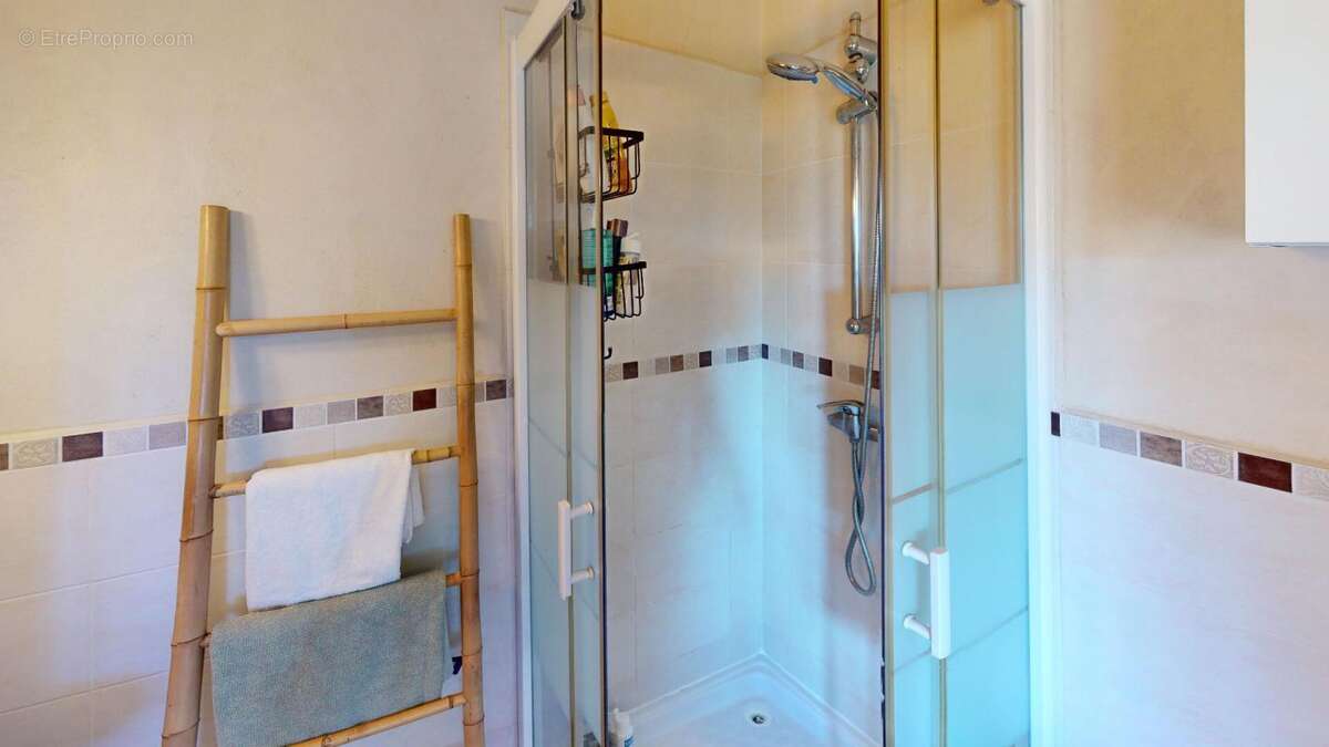 Maison à LE MUY
