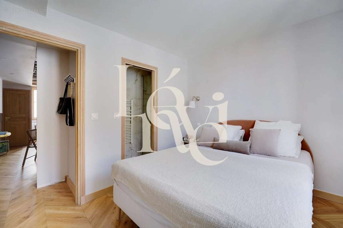 Appartement à PARIS-14E