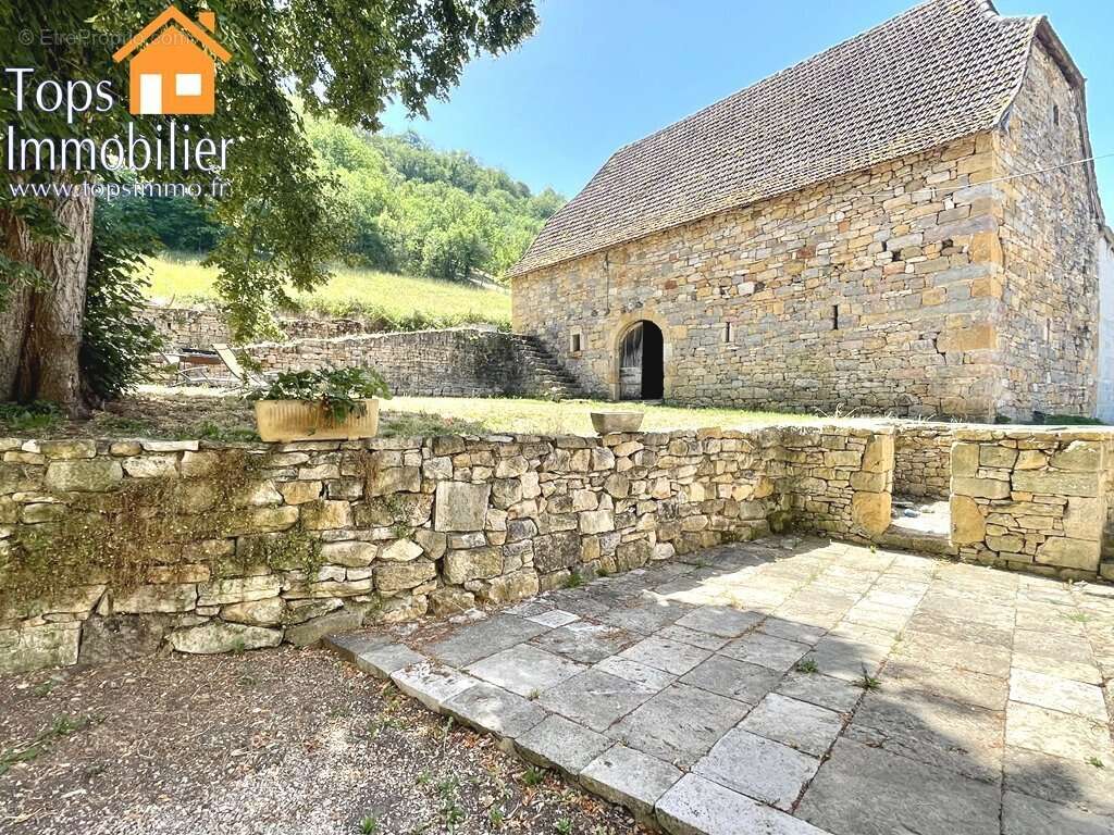 Maison à AMBEYRAC