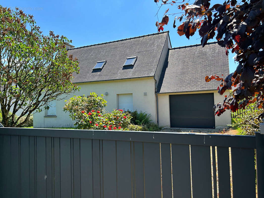 PLOUGAR : Maison  6 pièces-109 m2 - photo 2