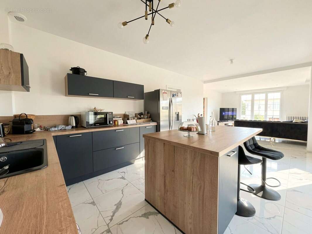 Maison à SAINT-ERBLON