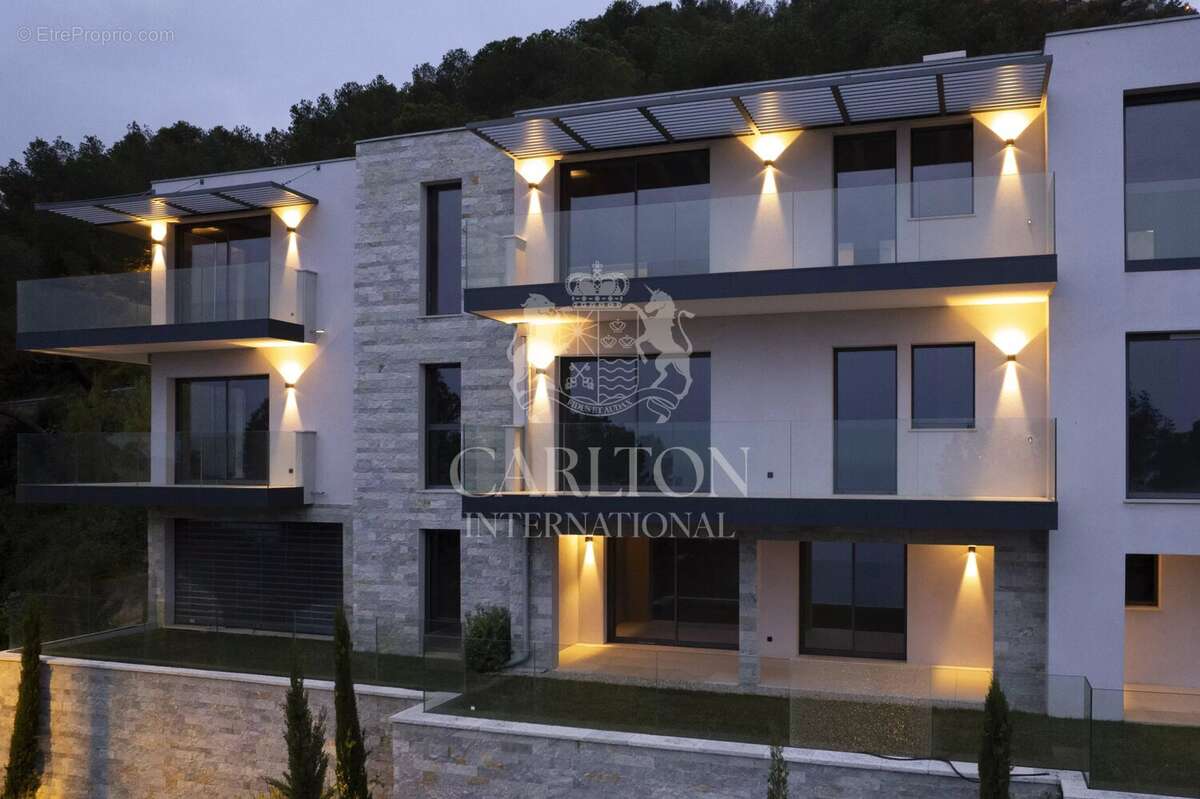 Maison à EZE
