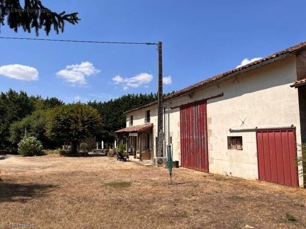 Propriété De Caractère Sur 2 Hectares Avec Deux Gîtes, Piscine Et Fort Potentiel De Développement - photo 54