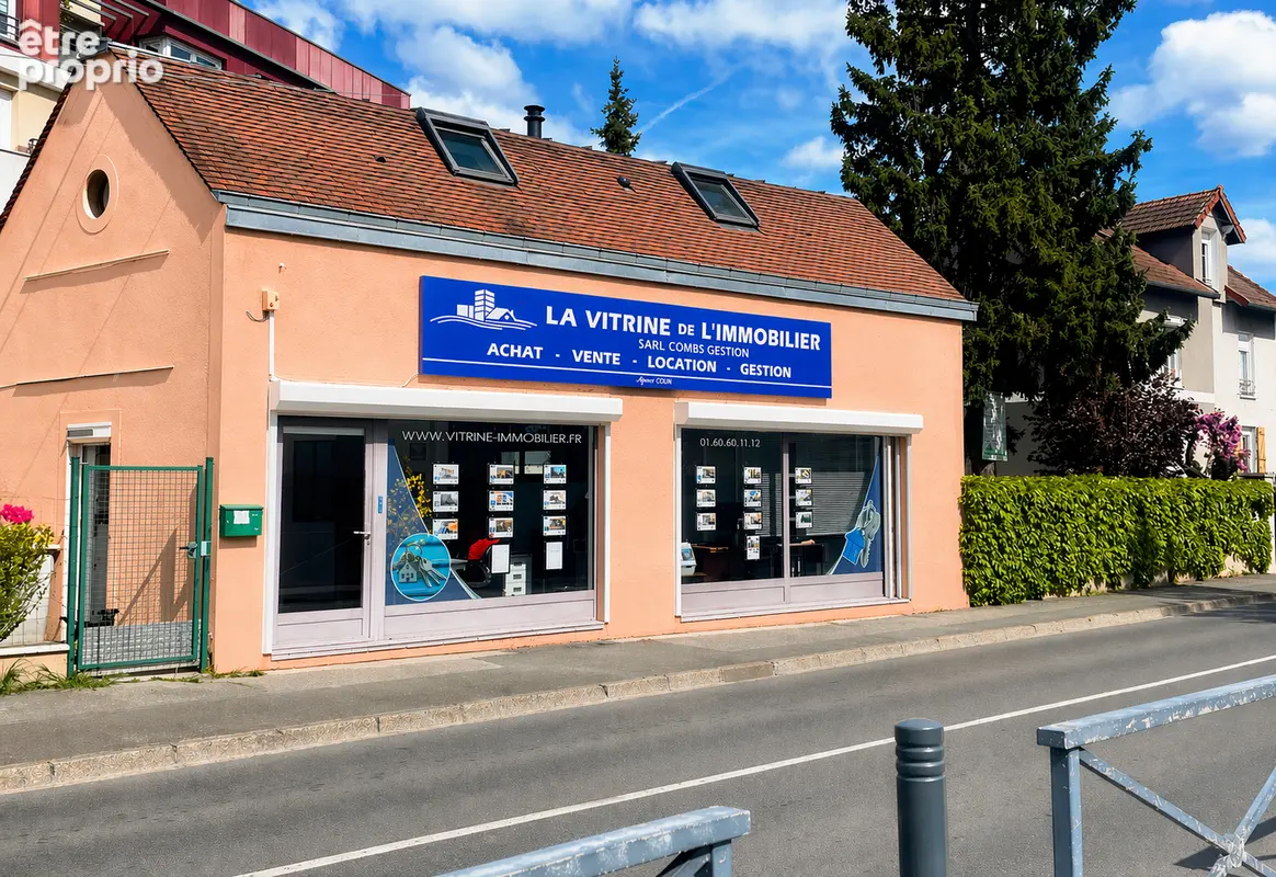 Maison à rénover avec garage centre bourg fort potentiel d'évolution - photo 7