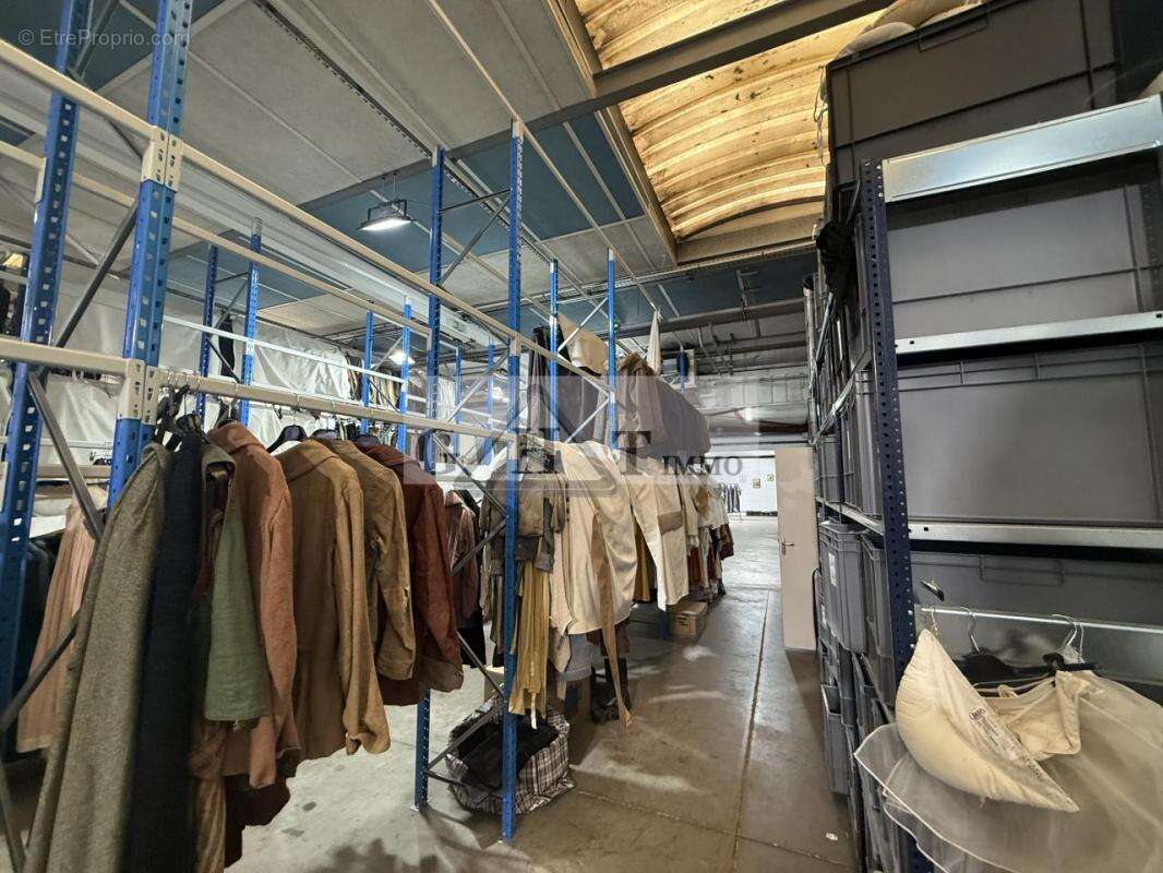 Local d'activités à vendre PANTIN 1300M2 - photo 2
