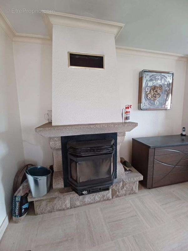 Maison à CLEDEN-POHER