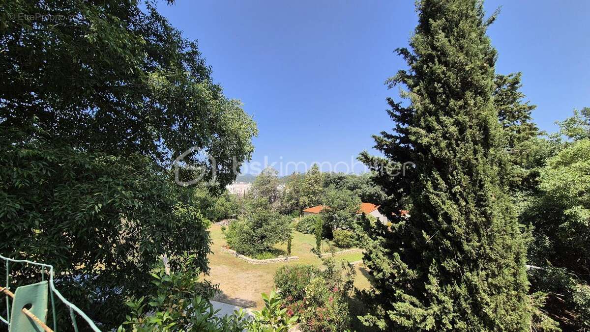 A vendre maison 3 faces de 131m² sur terrain de 336m² a ceret - trois chambres - garage - climatisation reversible - vue sur le  - photo 30