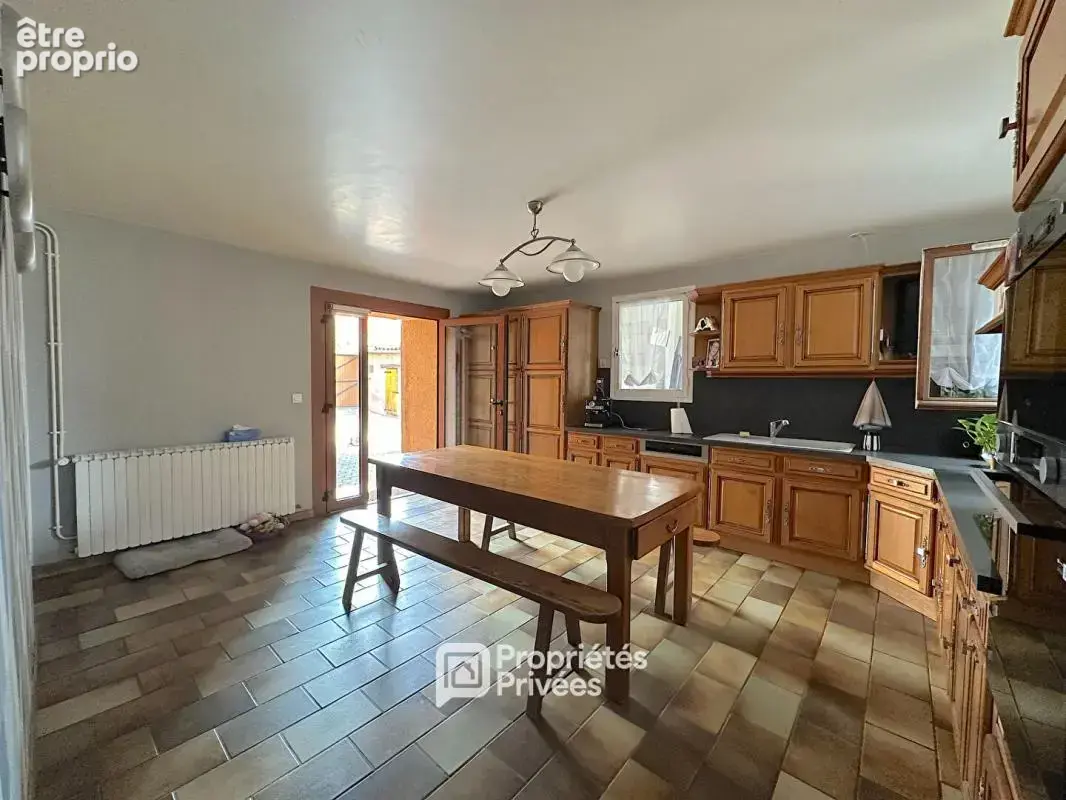 Maison 5 pièces 140 m2 avec dépendances - photo 8