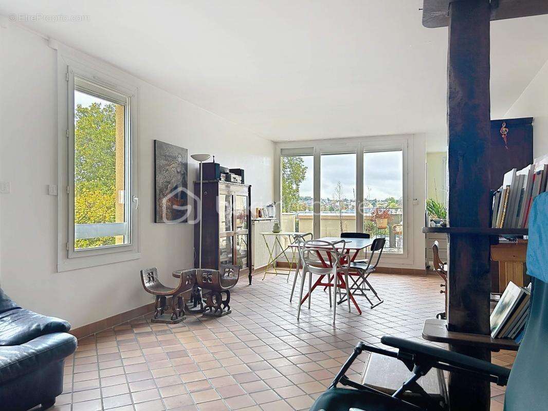 Appartement à CORBEIL-ESSONNES