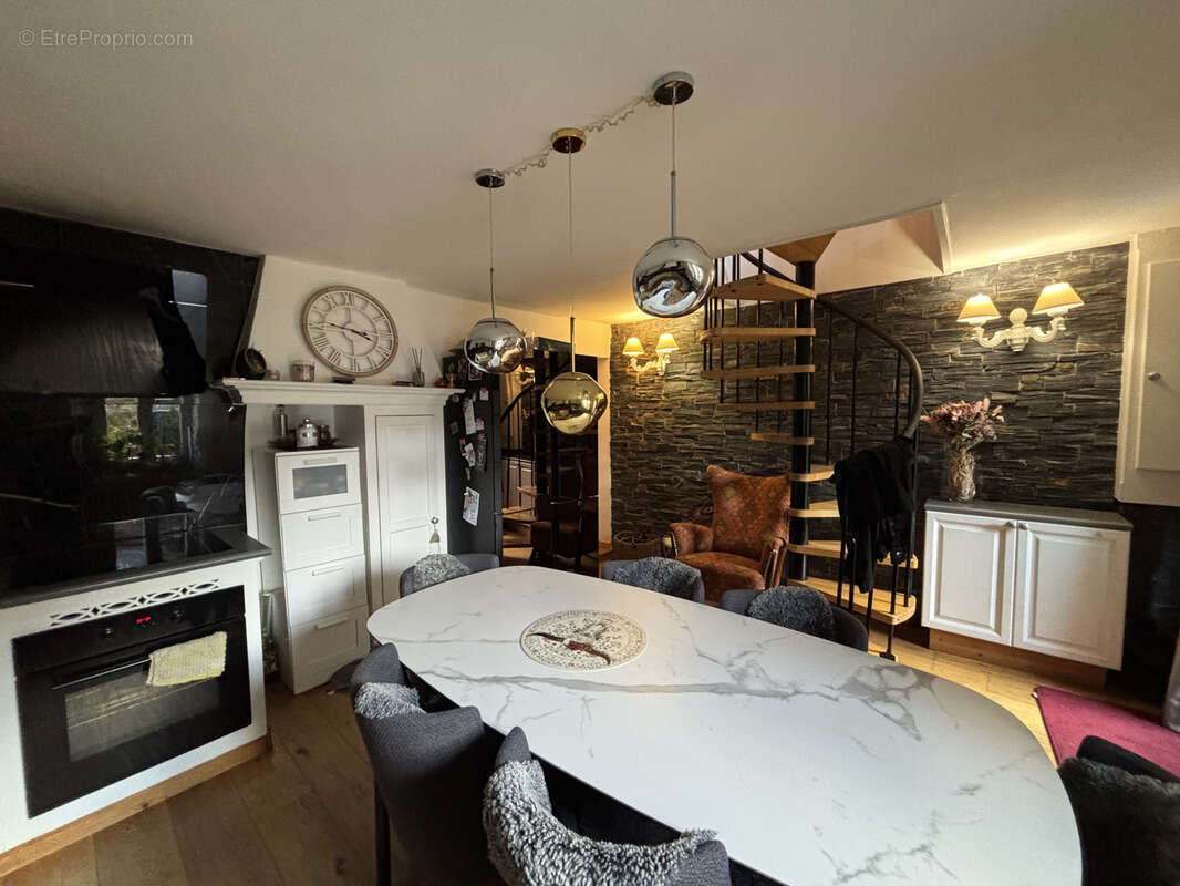 Maison à LA PERRIERE