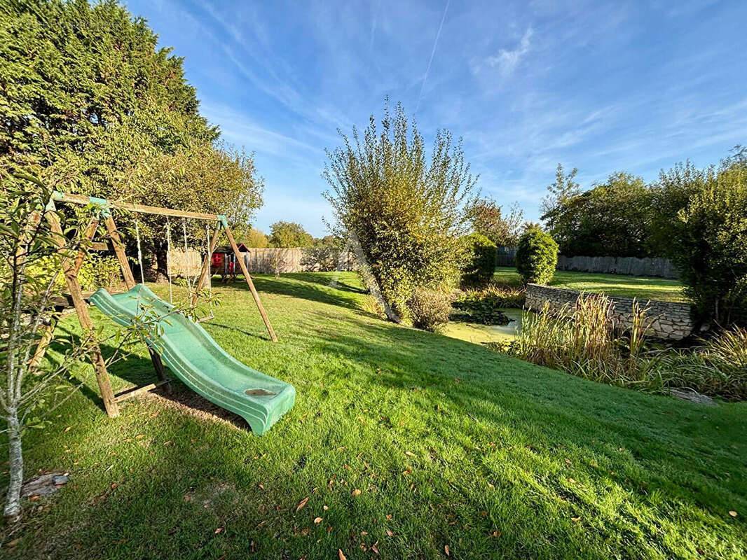 Maison à LA MEMBROLLE-SUR-LONGUENEE