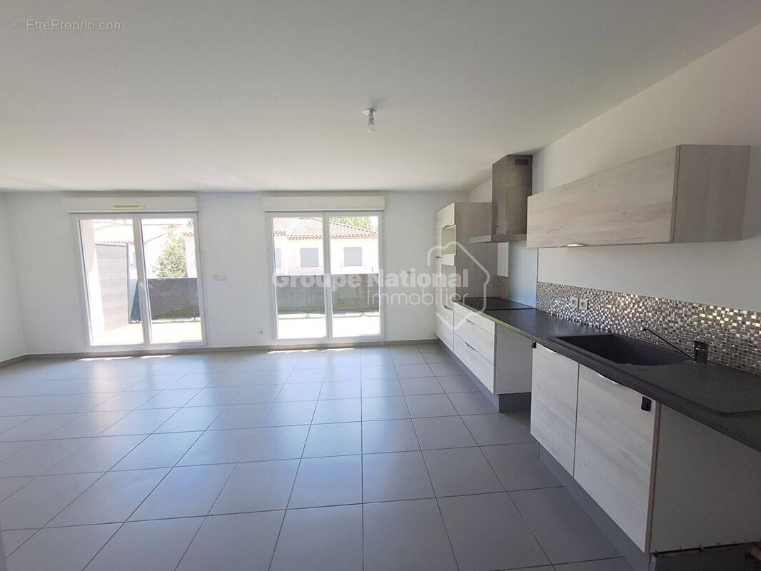 Appartement 3 pièces à vendre à Istres - Village d'Entressen - photo 1
