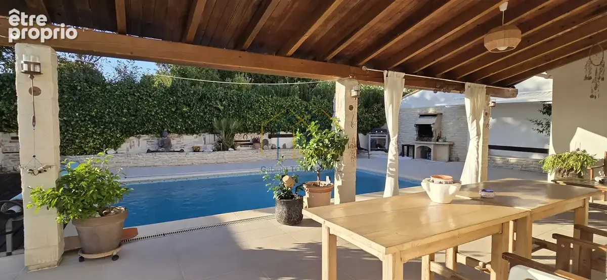 Grande villa avec 5 chambres, piscine et vue dégagée - photo 17