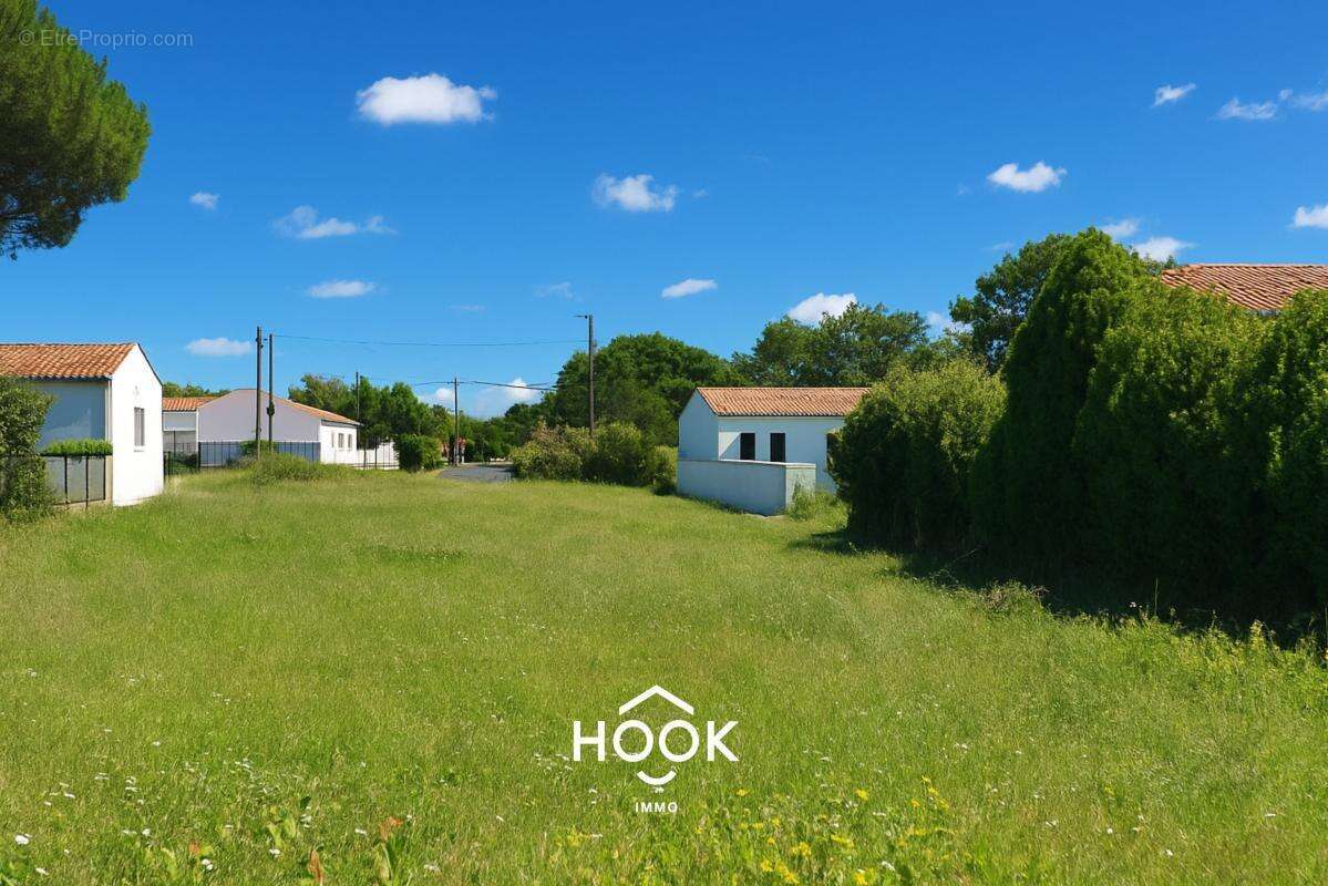 La Cotinière : Terrain de 560 m² au Cœur du Village – Tout à Pied - photo 2