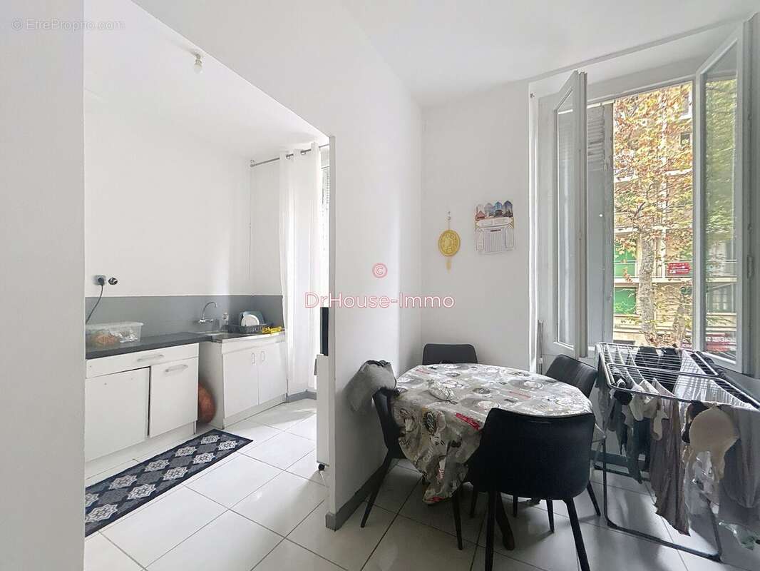 Appartement à MARSEILLE-1E