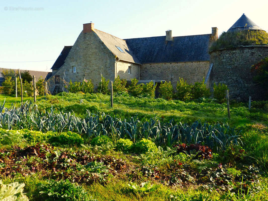 VAL D'ARGUENON - Élégante propriété du XVIème siècle avec vue sur l'Arguenon - photo 25