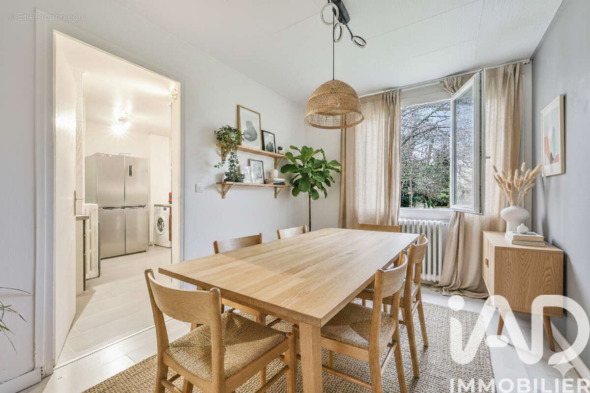 Photo 5 - Appartement à LA CELLE-SAINT-CLOUD