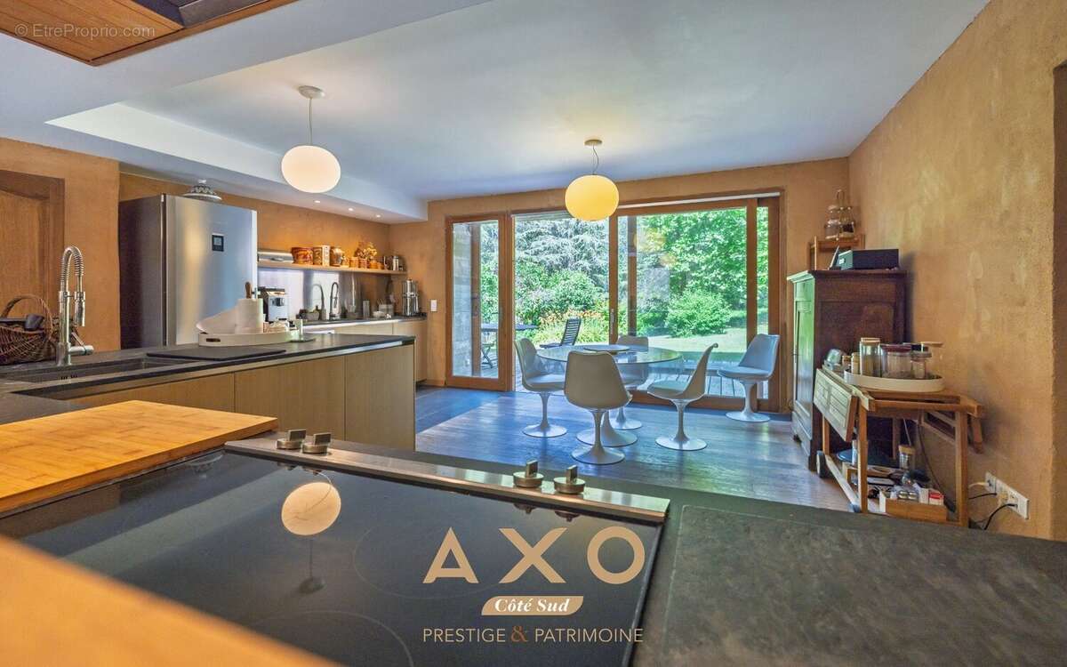 Pays de forcalquier - lurs - bastide - 518 m² - 8 chambres - piscine - salle de concert - parc 3 ha - 1 870 000  - photo 7