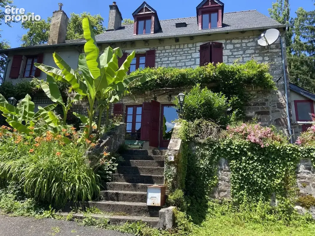Maison en pierre avec chambres d'hôtes, piscine, gîte et espace bien-être - photo 1