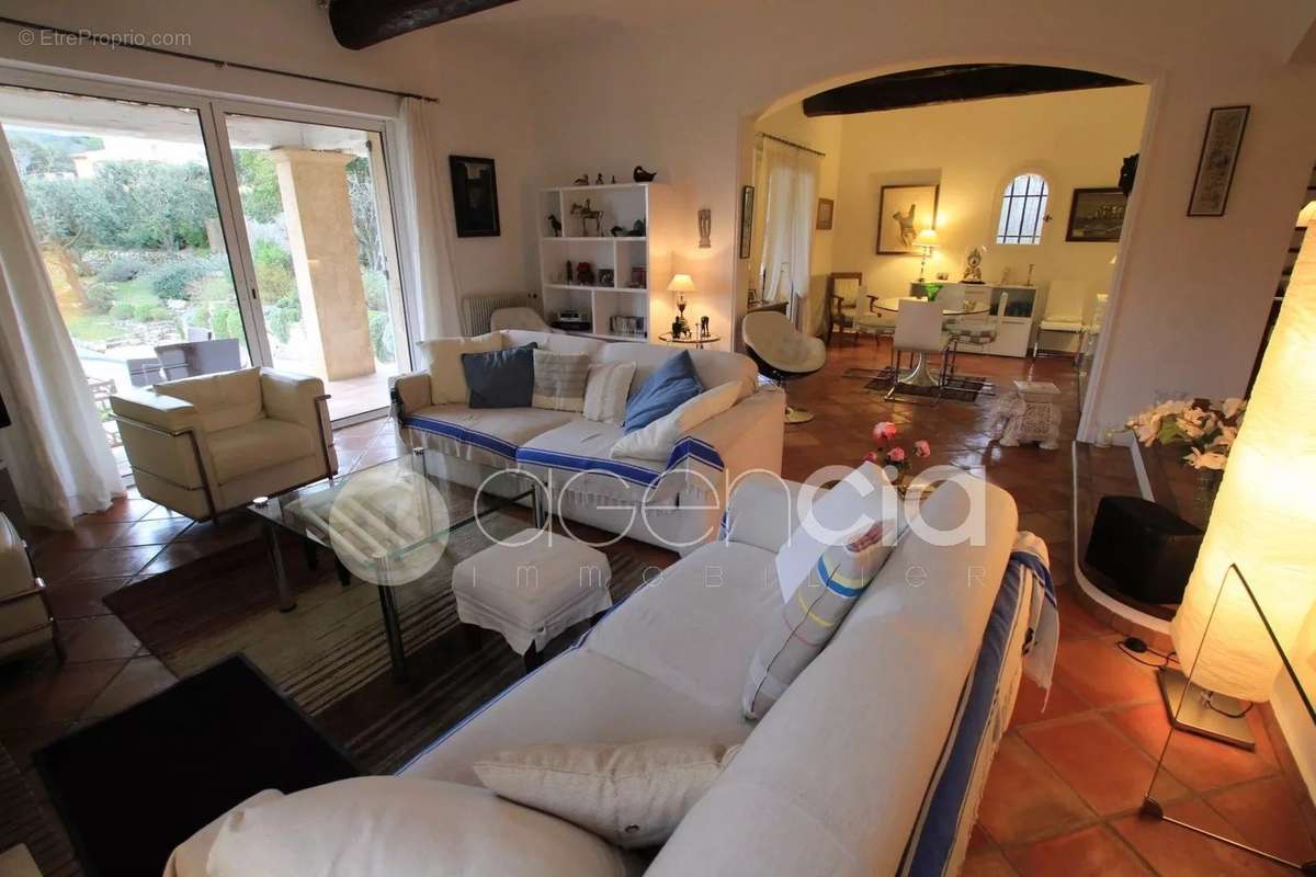 Maison à PEYMEINADE