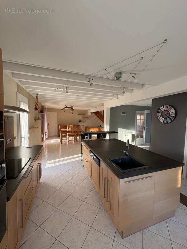 Maison à MONCE-EN-BELIN