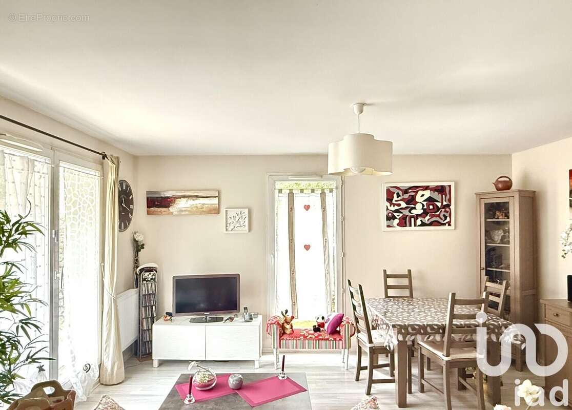 Photo 4 - Appartement à SAINTE-GENEVIEVE-DES-BOIS