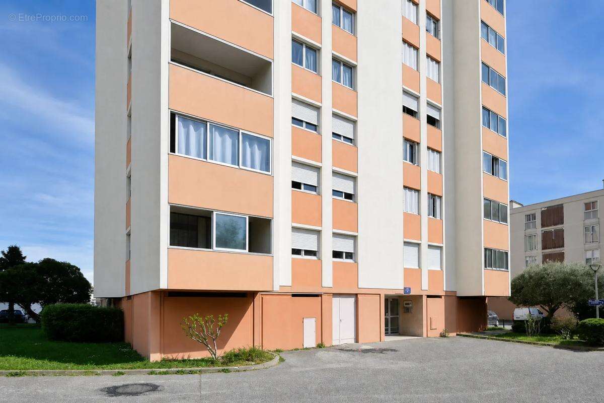 Appartement 4 pièces de 72 m² vendu loué - photo 21