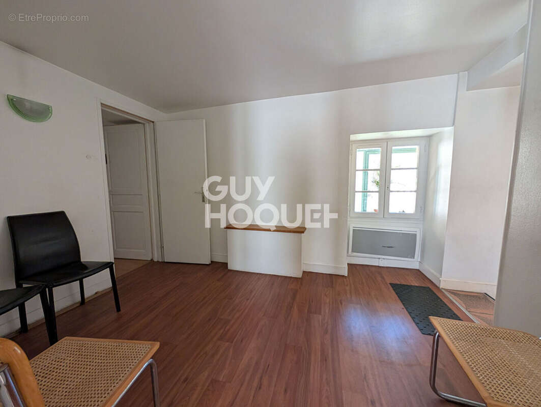 Commerce à LOUVECIENNES