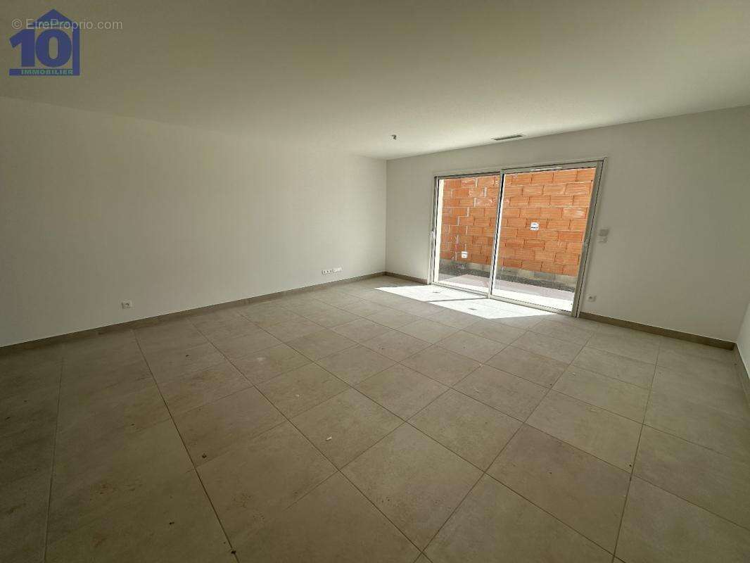 Maison à NISSAN-LEZ-ENSERUNE