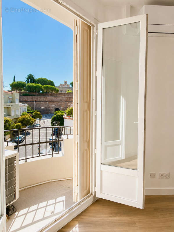 Au dernier etage, un appartement t3, avec terrasse, - photo 2