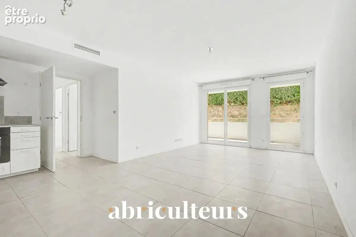 ROUSSET – T3 récent 63 m² avec terrasse, box et DPE A - photo 2