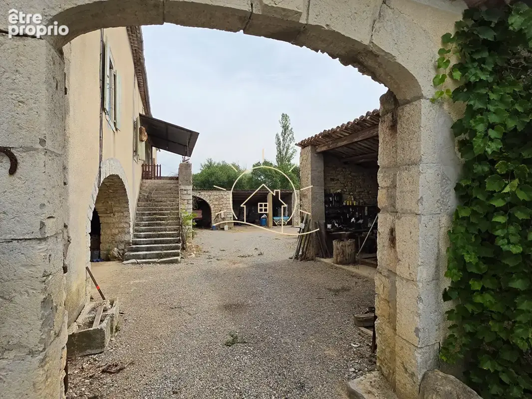 Mas authenitique sur plus d  un hectare de terrain - photo 4