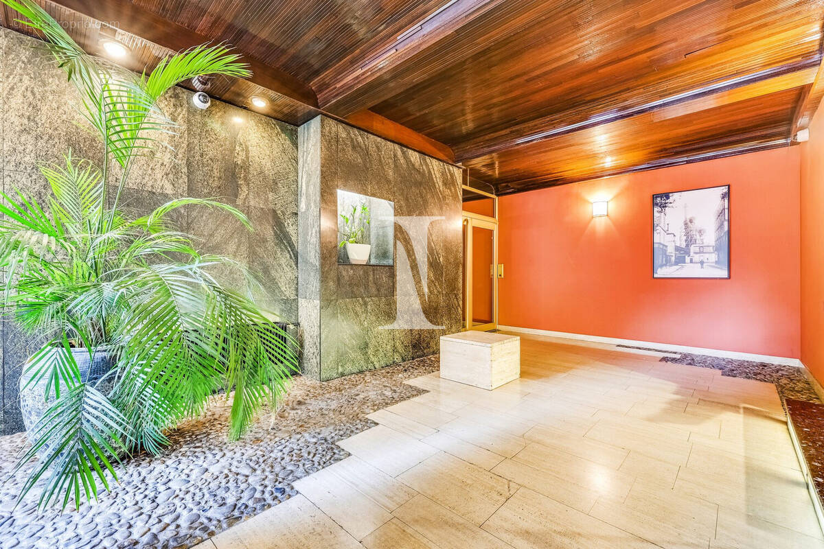 Appartement à PARIS-17E
