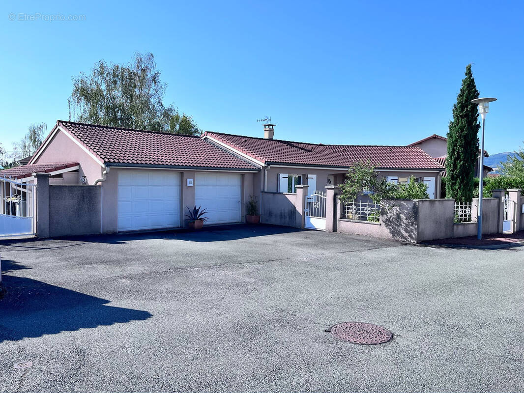 En exclusivite coquette villa plain pieds de 109 m2 sur 1100 m2 de terrain - photo 1