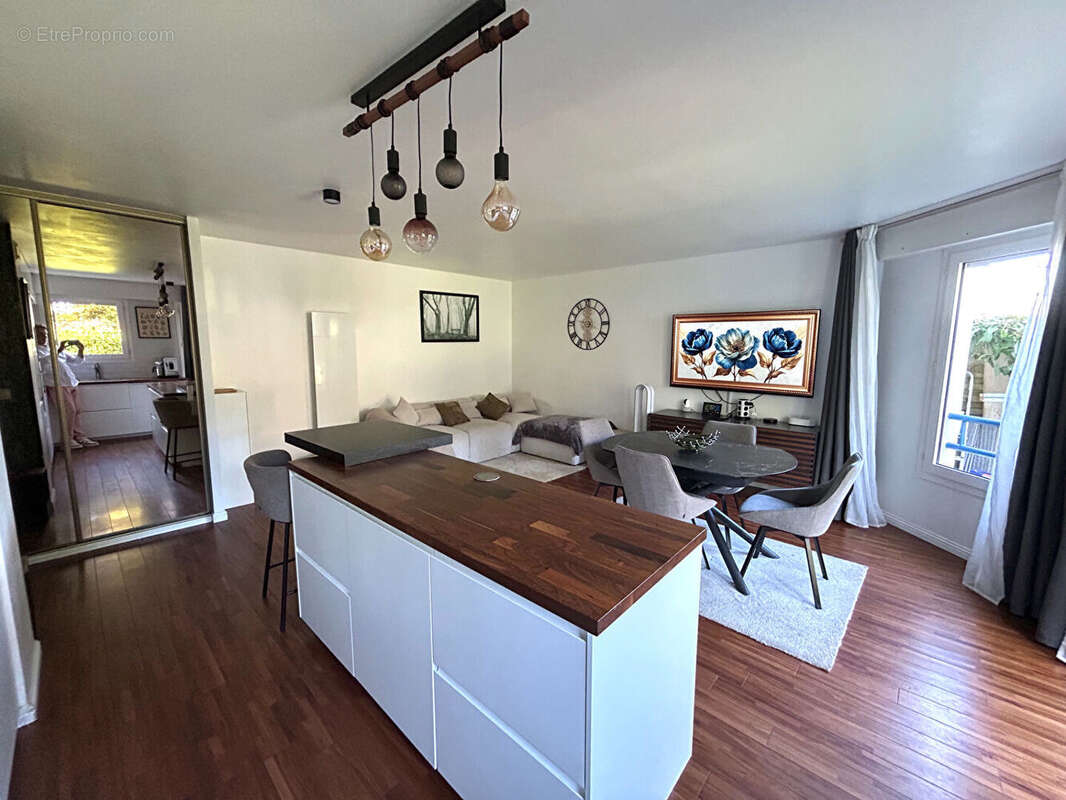 Appartement à L&#039;HAY-LES-ROSES