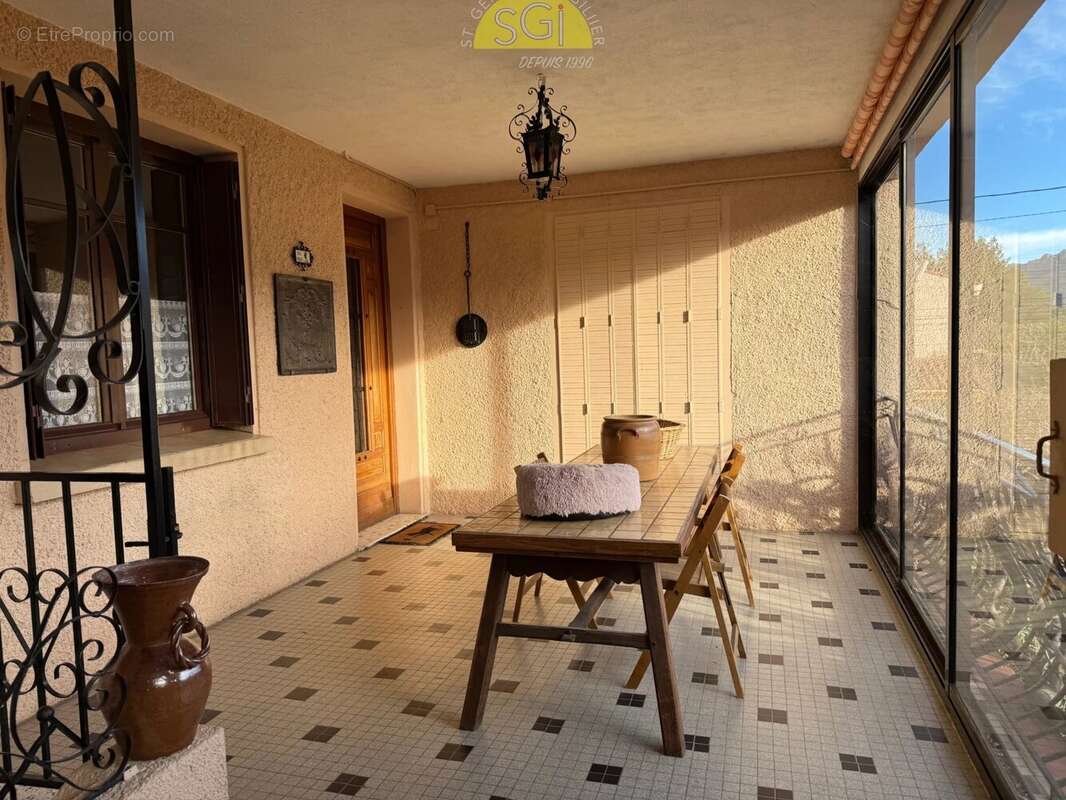 Maison à SAINT-GENIS-DES-FONTAINES