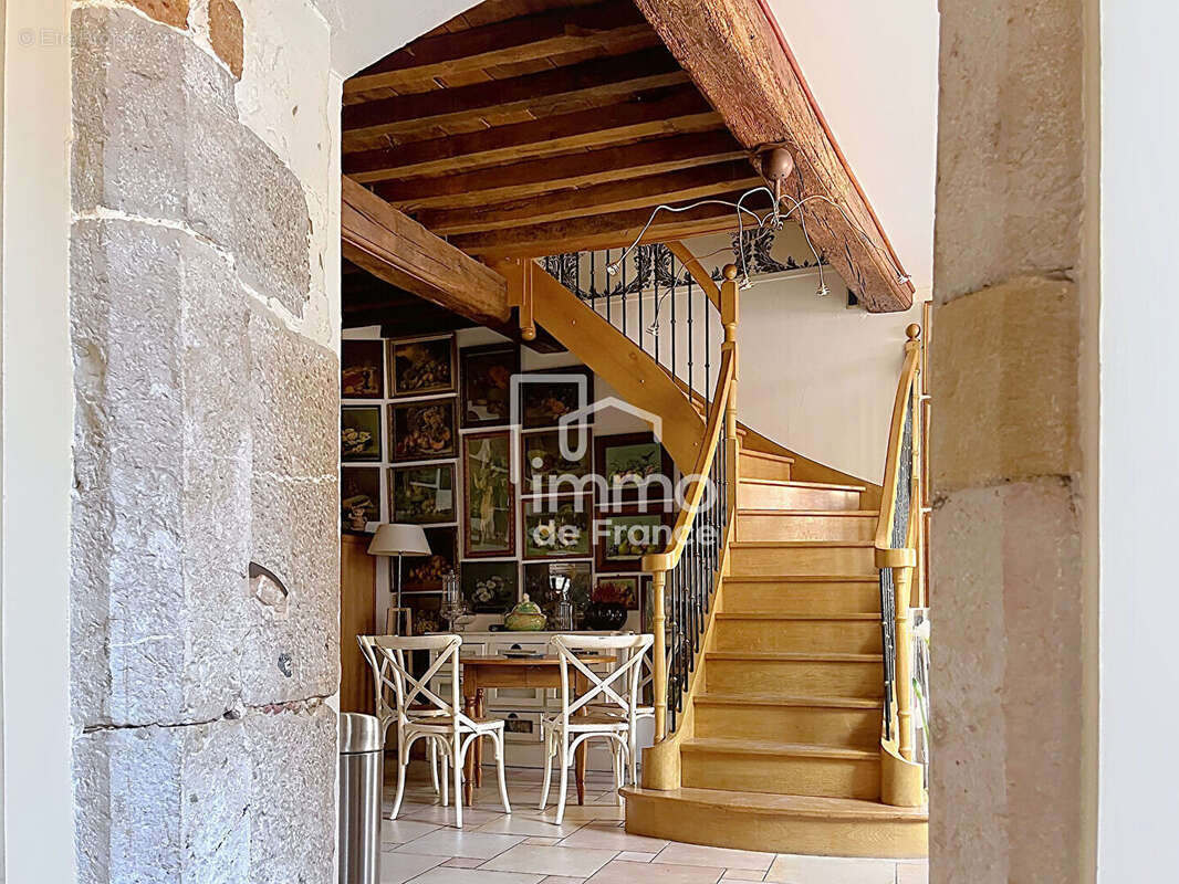 Appartement Bourg En Bresse 5 pièce(s) 155 m2 avec GARAGE + stationnement - photo 8