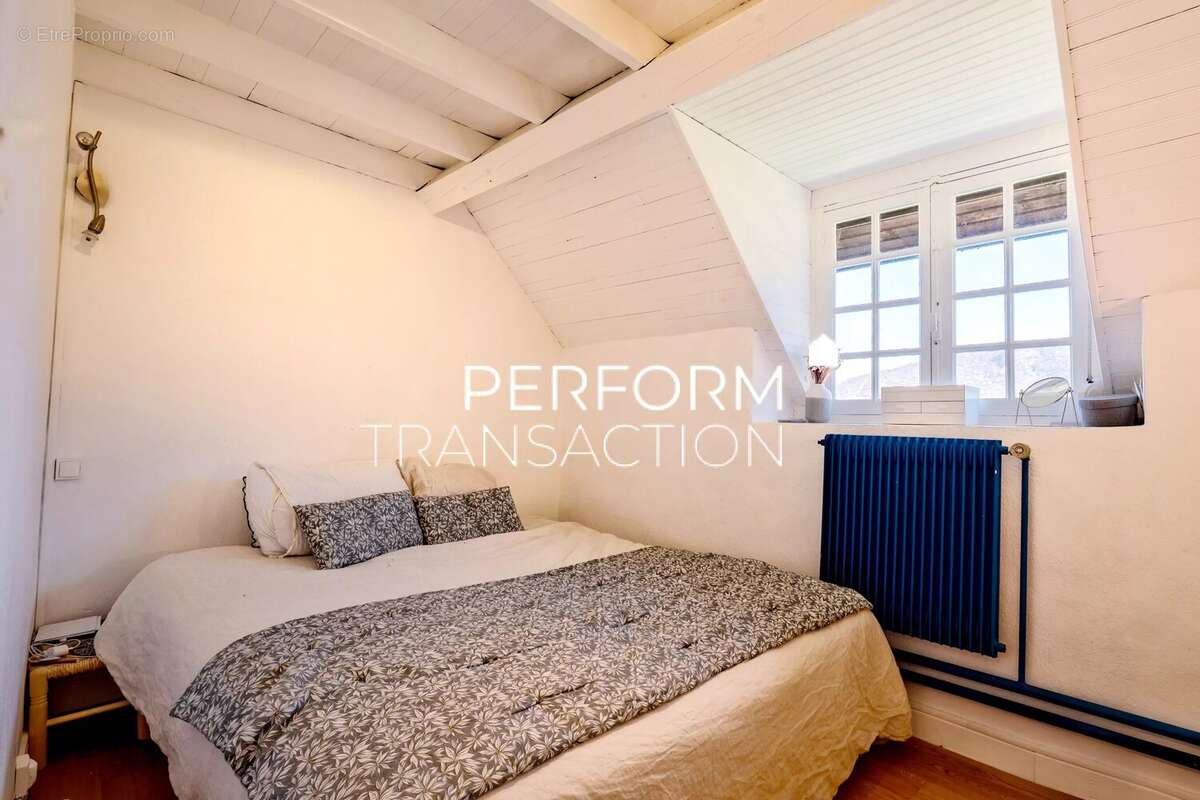 COUP DE CŒUR : Maison en pierre d'environ 170 m² - photo 10