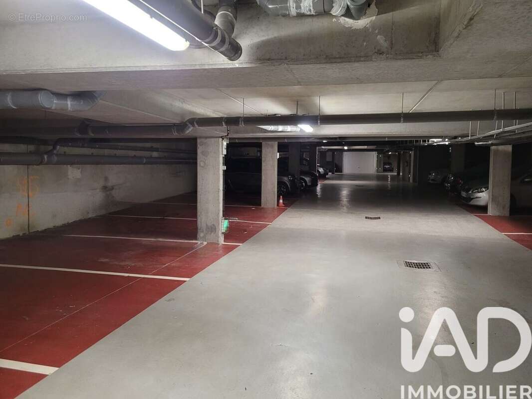 Photo 2 - Parking à ANTONY