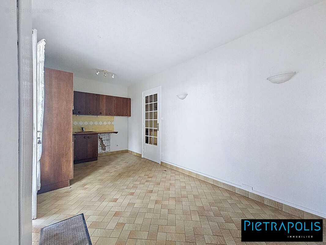 Maison 220 m² à Taponas  - photo 7
