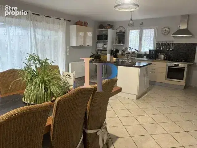 Charlieu 2 mn- maison en parfait etat 5 chambres - photo 9